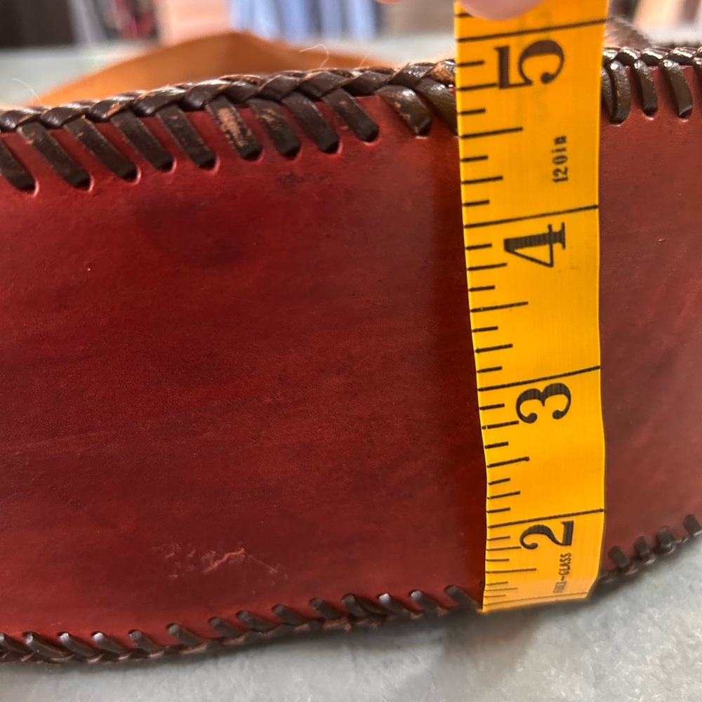 Vintage tooled leather bag - Picture 7 of 8